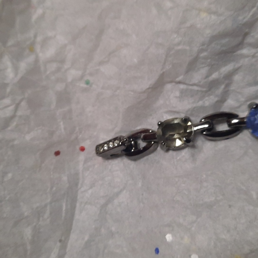 Zwarovski crystal Necklace - Picture 5 of 16